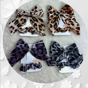 8 piece cheetah Hair bow & tie bundle